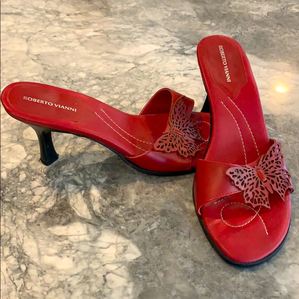 Heeled shoes